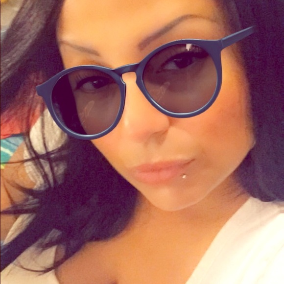 Meet your Posher, Lucy - Picture 1 of 1